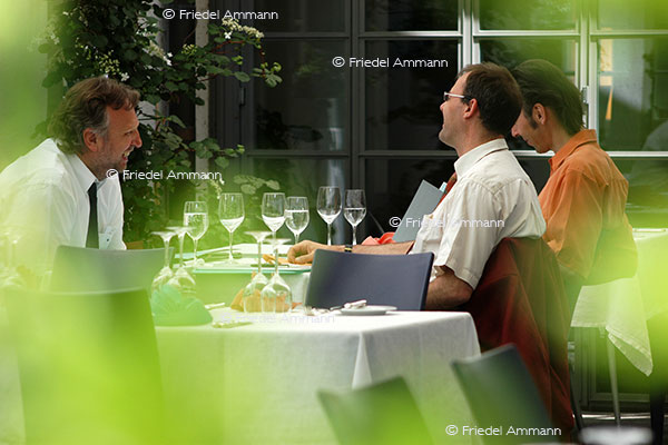 WIRTSCHAFT / ECONOMY - Gesellschaft / Society