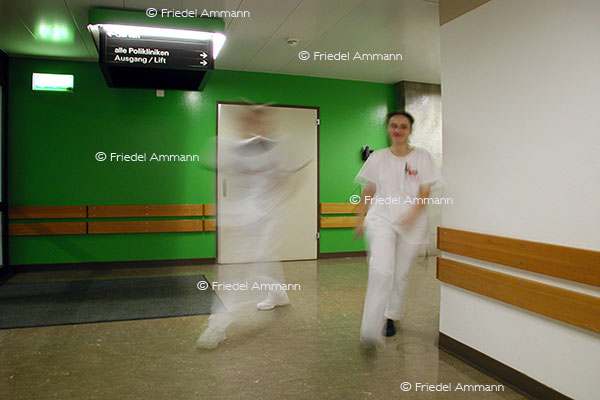 WIRTSCHAFT / ECONOMY - Gesundheitswesen / Health - Universitätsspital / University Hospital - Basel