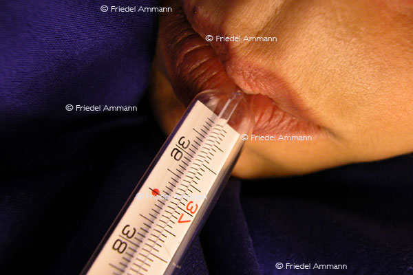 WIRTSCHAFT / ECONOMY - Schulmedizin / Medical Science – Fiebermessen / Having a Fever?