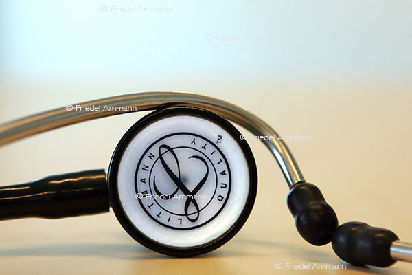 WIRTSCHAFT / ECONOMY - Schulmedizin / Medical Science – Stethoskop / Stethoscope