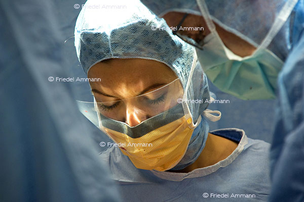 WIRTSCHAFT / ECONOMY - Schulmedizin / Medical Science – Chirurgie / Surgery