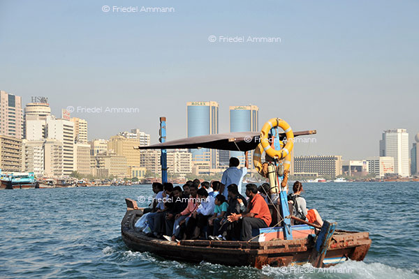 WIRTSCHAFT / ECONOMY - Mobilität / Mobility - Schifffahrt / Shipping – Hafenfähre / Port Ferry Dubai