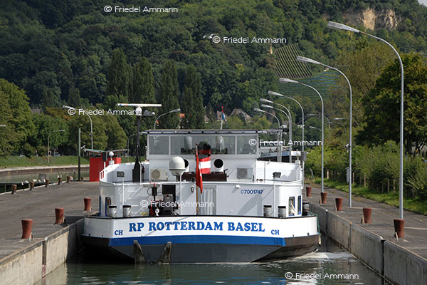 WIRTSCHAFT / ECONOMY - Mobilität / Mobility – Rheinschleuse / Watergate, Birsfelden bei Basel