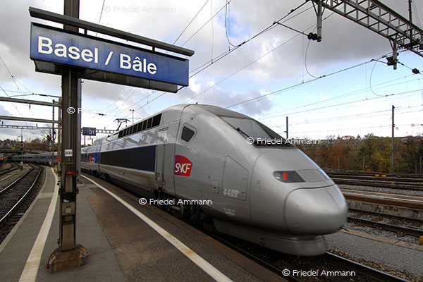 WIRTSCHAFT / ECONOMY - Mobilität / Mobility - Schweizer Bahnhof SBB / Swiss Trainstation, Basel - TGV 