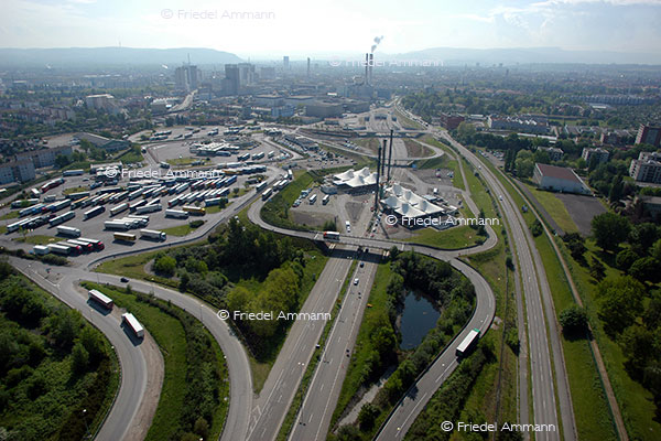 WIRTSCHAFT / ECONOMY - Mobilität / Mobility - Strasse / Road - Autobahn-Grenzübergang / Expressway Border France-Basel