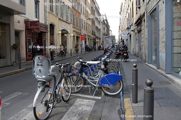 WIRTSCHAFT / ECONOMY - Mobilität / Mobility - Strasse / Road - Velostation - Marseille, France