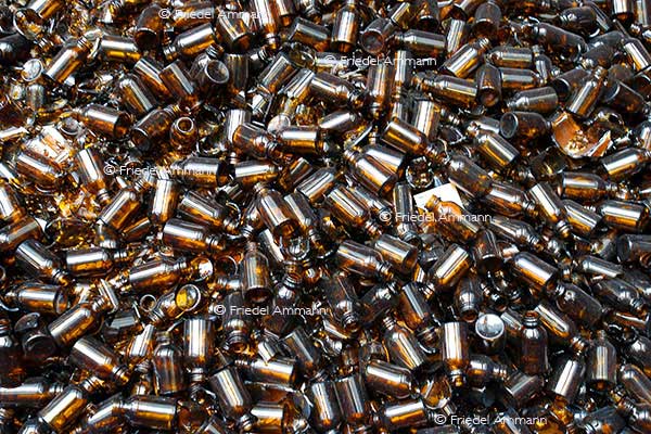 WIRTSCHAFT / ECONOMY - Abfall, Recycling