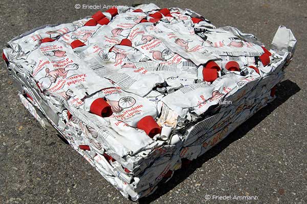 WIRTSCHAFT / ECONOMY - Abfall, Recycling – Alusammlung / Aluminium Recycling