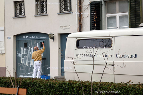 WIRTSCHAFT / ECONOMY - Abfall, Recycling – Wohlstandsverwahrlosung / Prosperity Waywardness, Basel