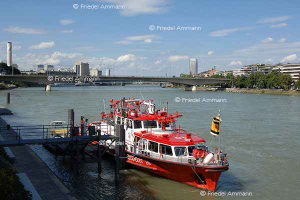 WIRTSCHAFT / ECONOMY - Service Public – Feuerwehrboot / Fire Engine Boat, Basel