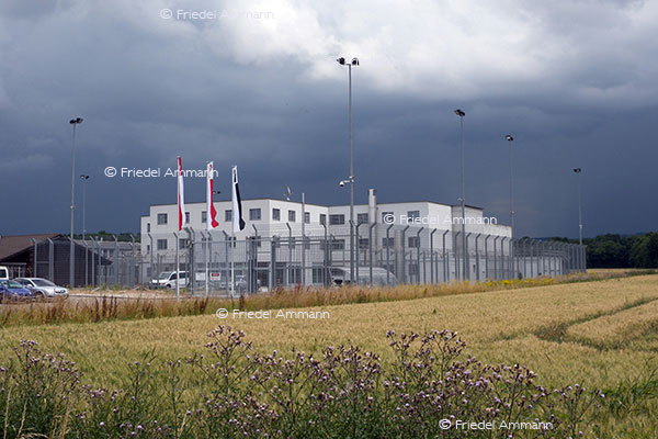 WIRTSCHAFT / ECONOMY - Armut / Poverty - Ausschaffungsgefängnis / Deportation Prison - Bässlergut, Basel