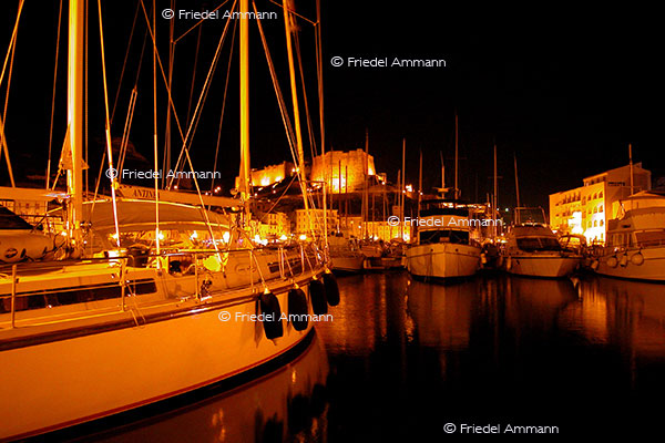 WIRTSCHAFT / ECONOMY - Luxus / Luxury – Segeljachten / Sailing Yacht – Hafen / Port, Bonifacio, Corsica