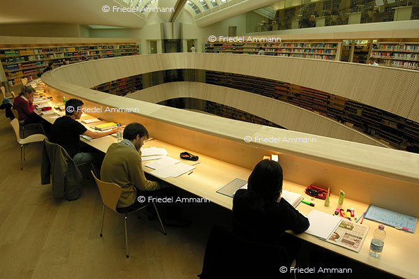 WISSEN - Ausbildung, Hochschule - Juristische Fakultät Universität Zürich