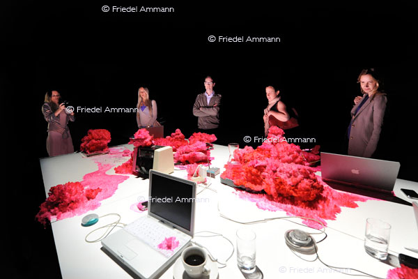WISSEN – Kommunikation / Communication - ART Unlimited Basel 41 2010 - The Conference, Gerda Steiner & Jörg Lenzinger