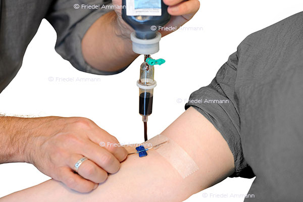 WISSEN –Gesundheit / Health - Eiseninfusion