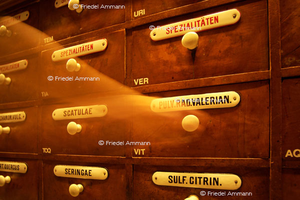 WISSEN – Gesundheit / Health – Apotheke